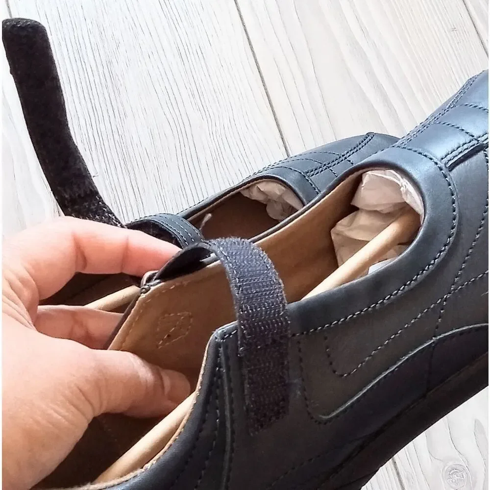 (S-4421) Stride Rite Claire Kid's Leather Classic Mary Jane Sz 4.5